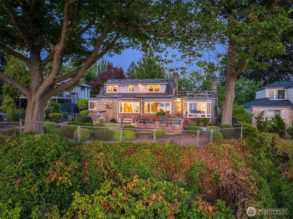 10445 Marine View Drive SW Seattle WA 98146