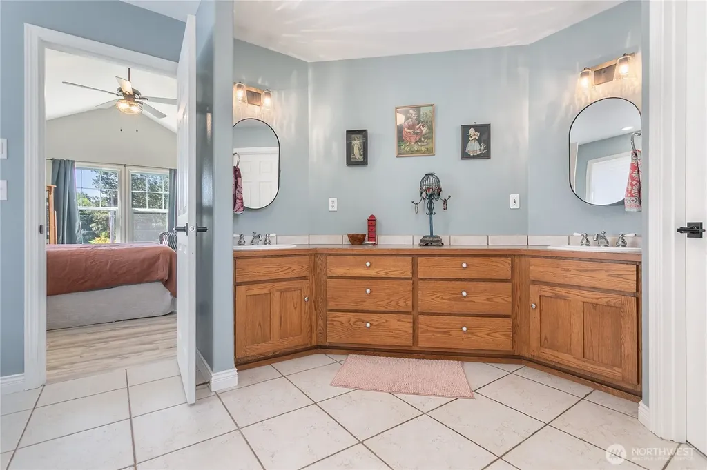 9177 Collins Road Sedro Woolley WA 98284