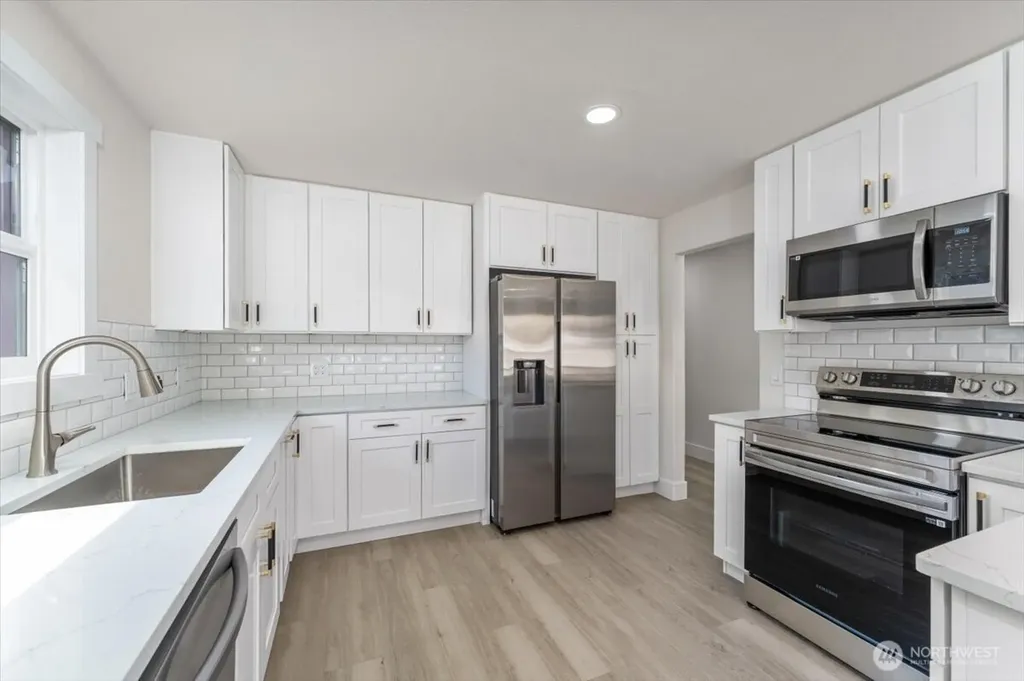 916 E Johnson Avenue Chelan WA 98816