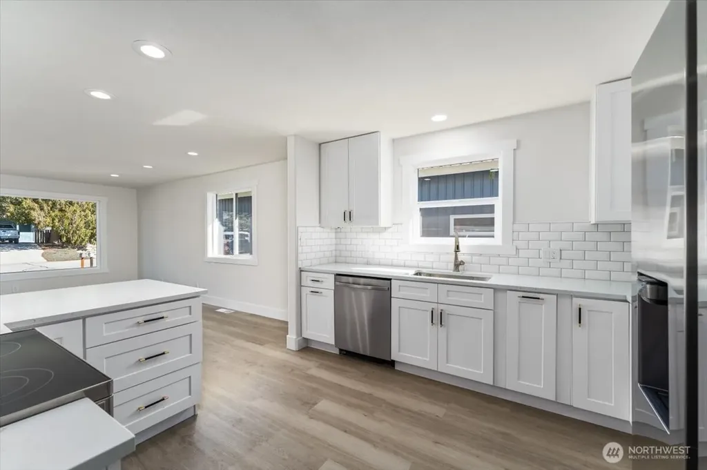 916 E Johnson Avenue Chelan WA 98816