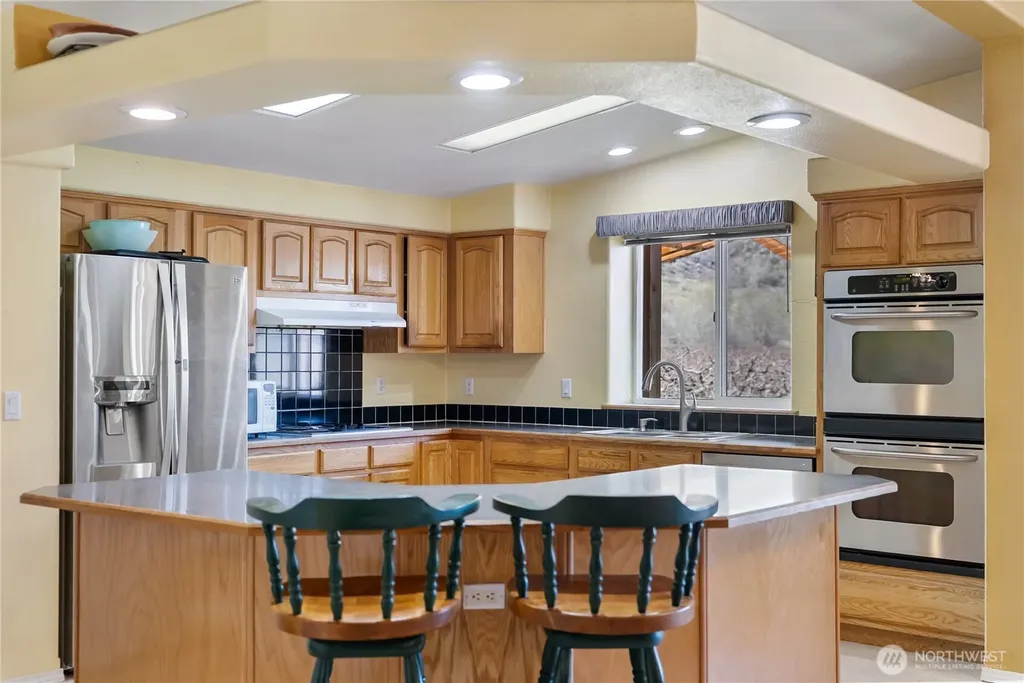 1673 Highway 7 Oroville WA 98844