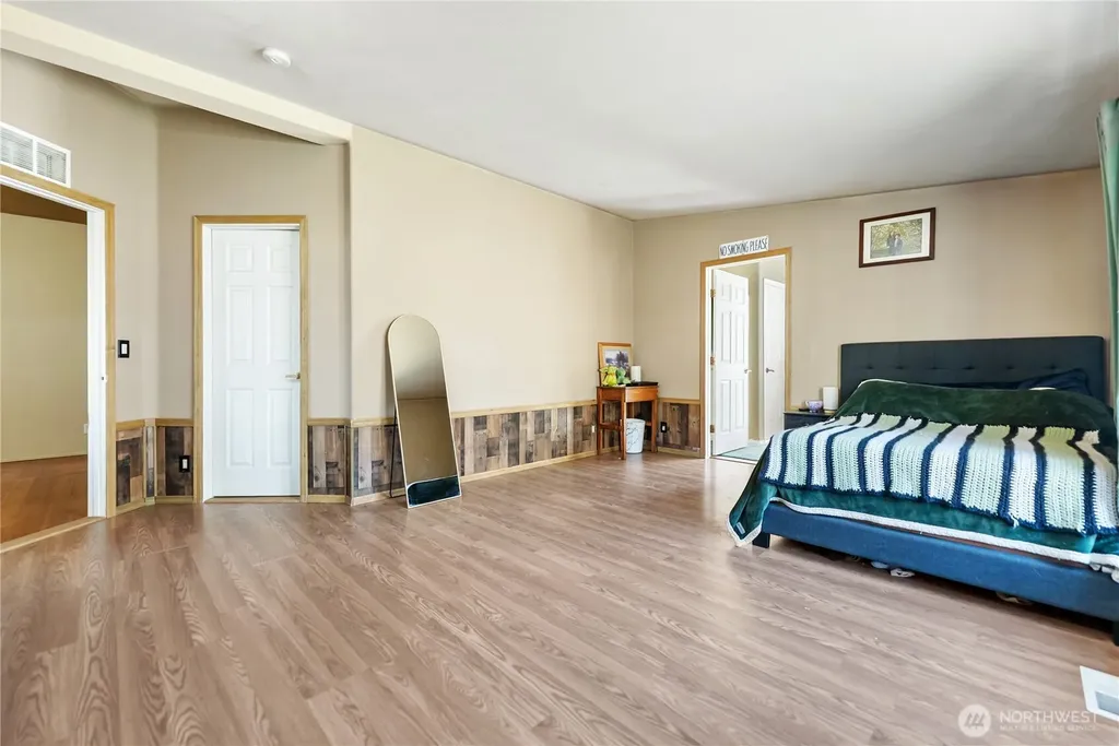 1673 Highway 7 Oroville WA 98844