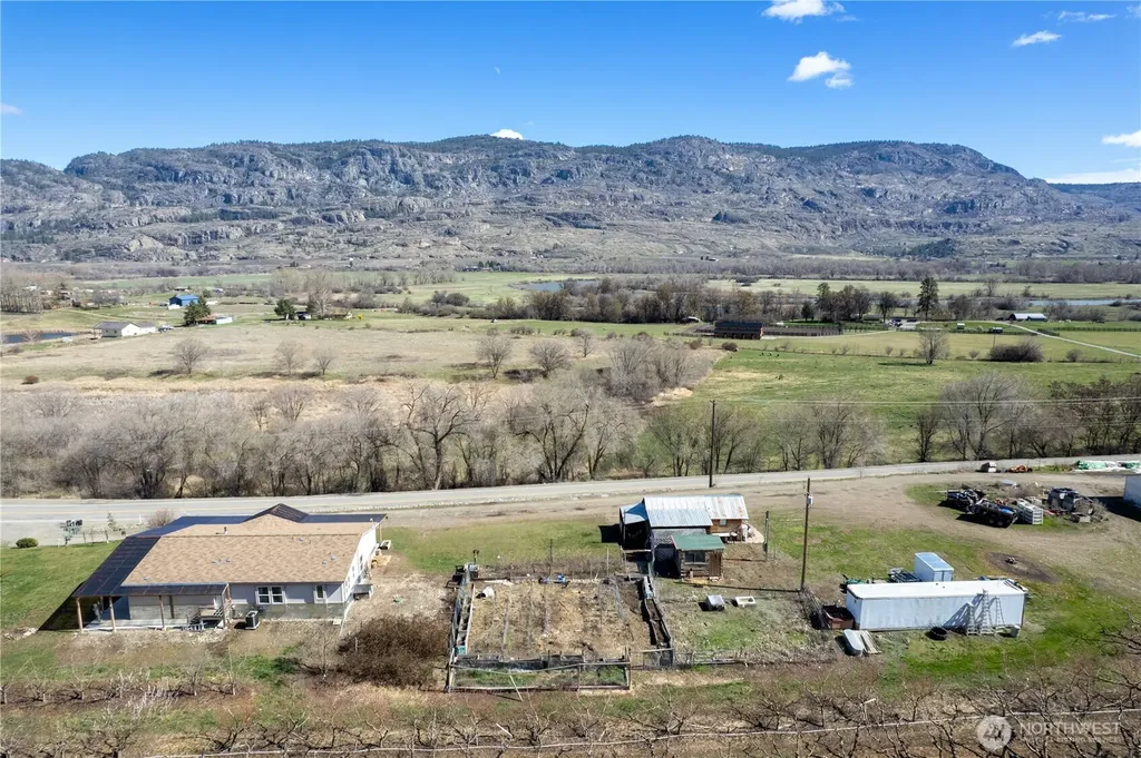 1673 Highway 7 Oroville WA 98844