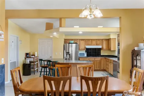 1673 Highway 7 Oroville WA 98844