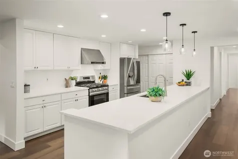 20 Cascade Key Bellevue WA 98006