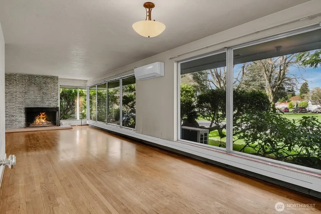 4719 NE Park Place Seattle WA 98115