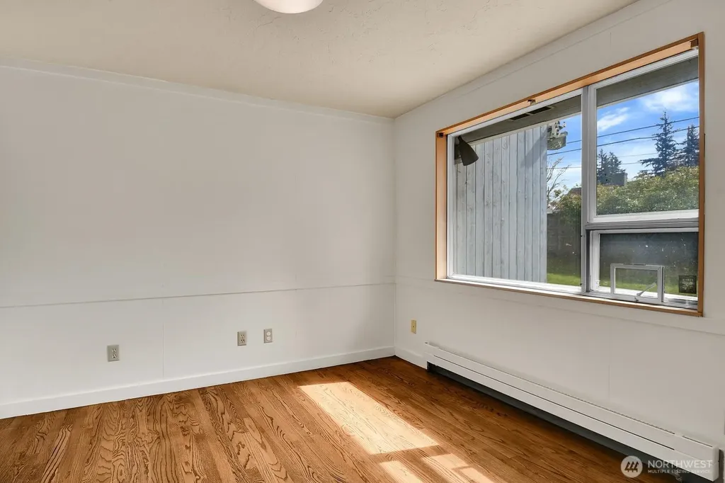 4719 NE Park Place Seattle WA 98115