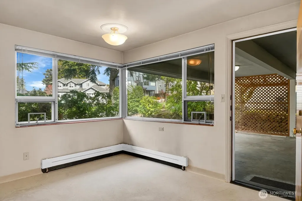 4719 NE Park Place Seattle WA 98115