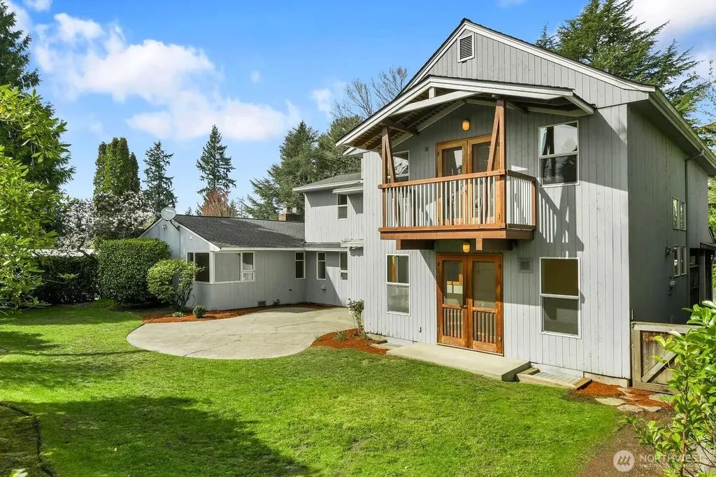 4719 NE Park Place Seattle WA 98115