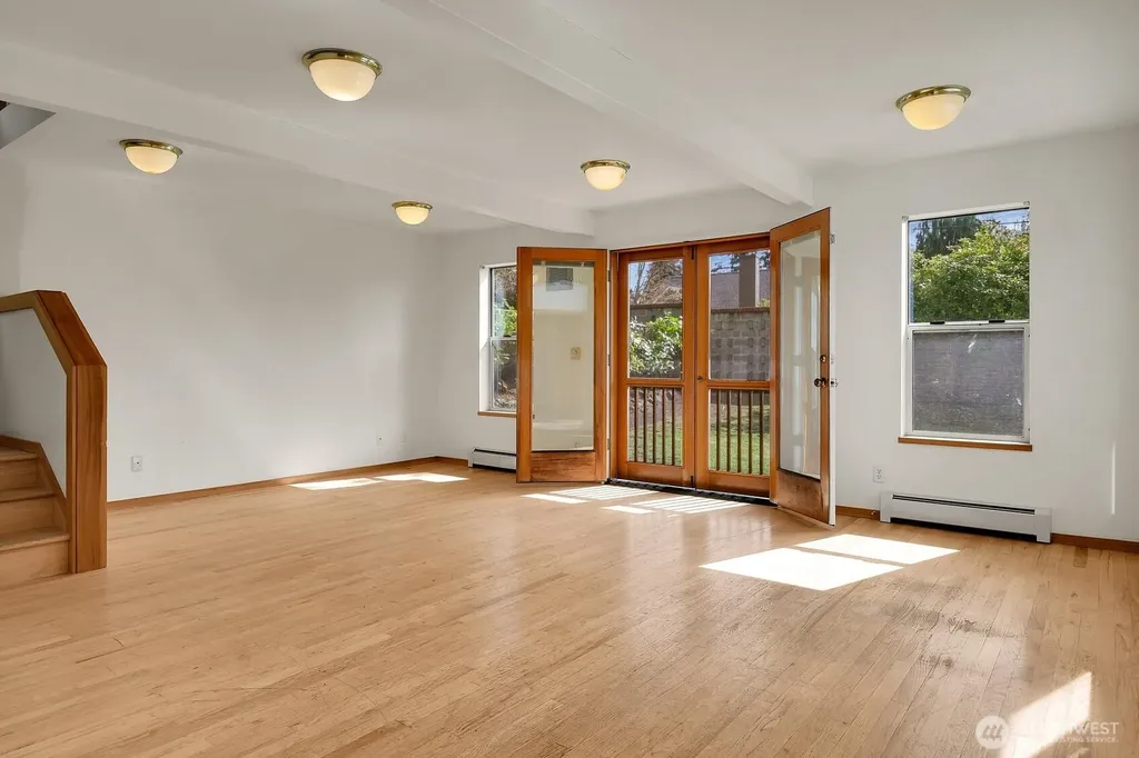4719 NE Park Place Seattle WA 98115