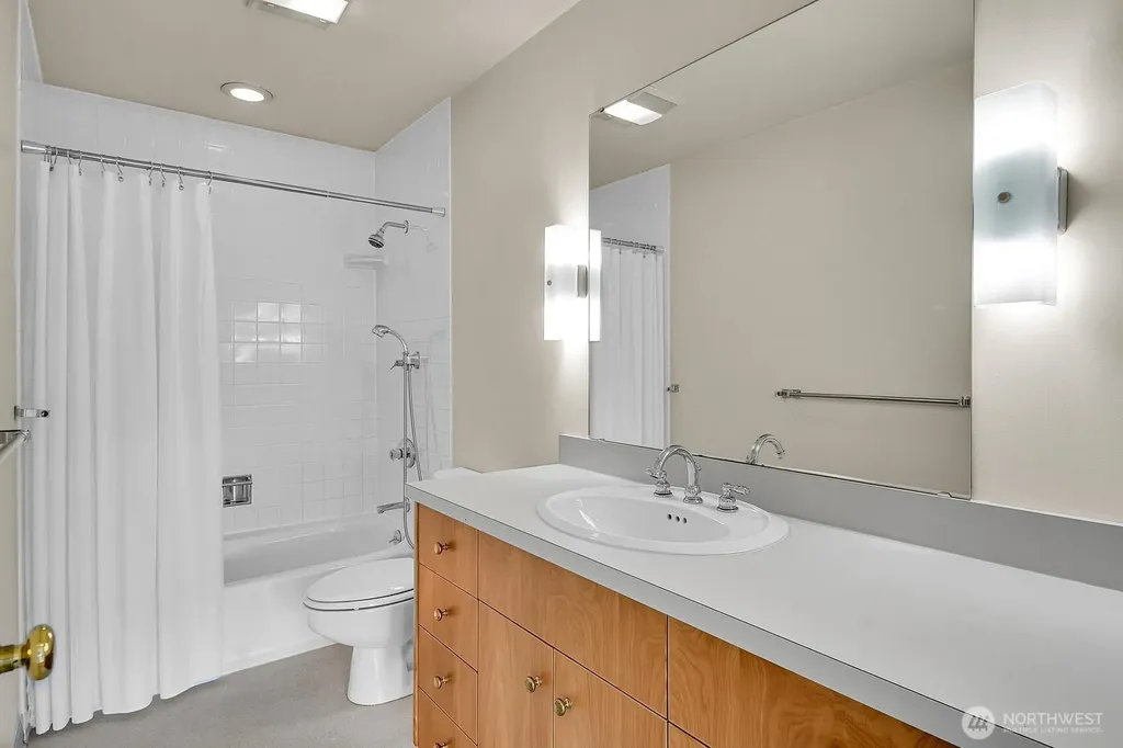 4719 NE Park Place Seattle WA 98115