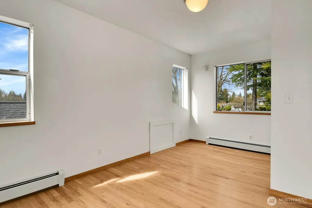 4719 NE Park Place Seattle WA 98115