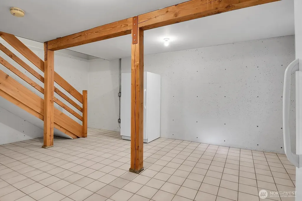 4719 NE Park Place Seattle WA 98115