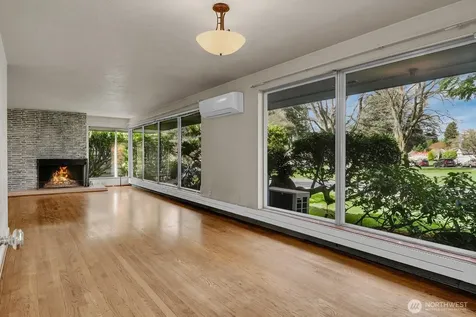 4719 NE Park Place Seattle WA 98115
