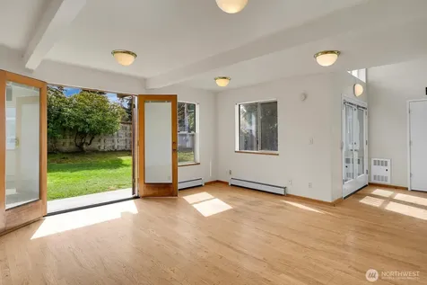 4719 NE Park Place Seattle WA 98115