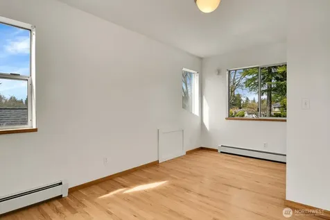 4719 NE Park Place Seattle WA 98115
