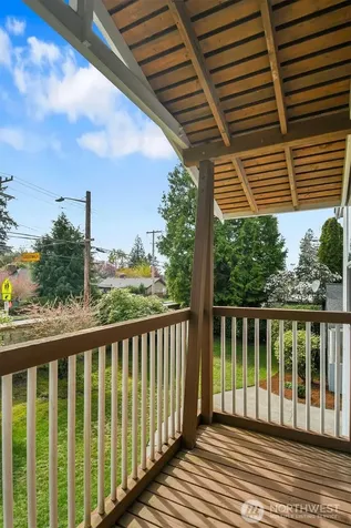 4719 NE Park Place Seattle WA 98115