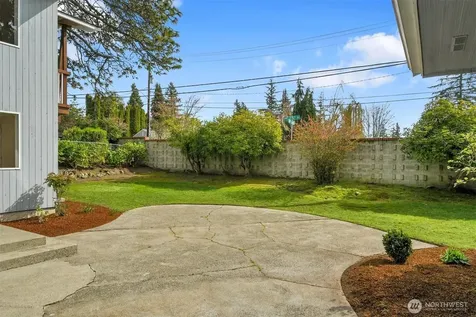 4719 NE Park Place Seattle WA 98115