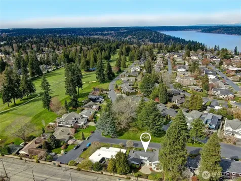 4719 NE Park Place Seattle WA 98115
