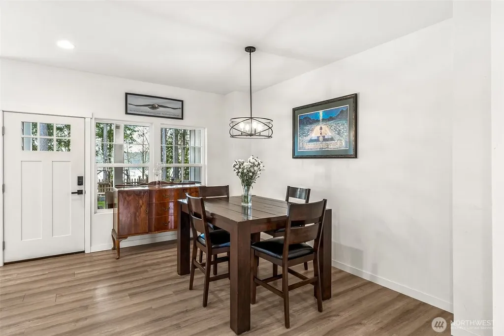21 E Sullivan Street Allyn WA 98524