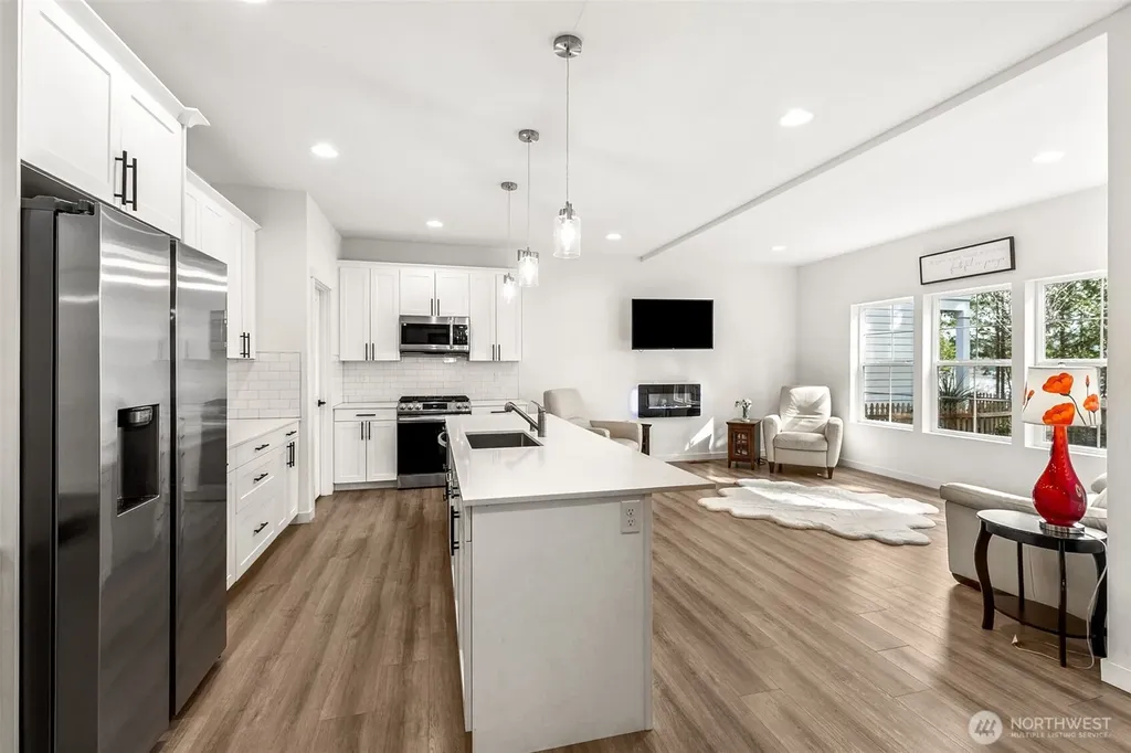 21 E Sullivan Street Allyn WA 98524