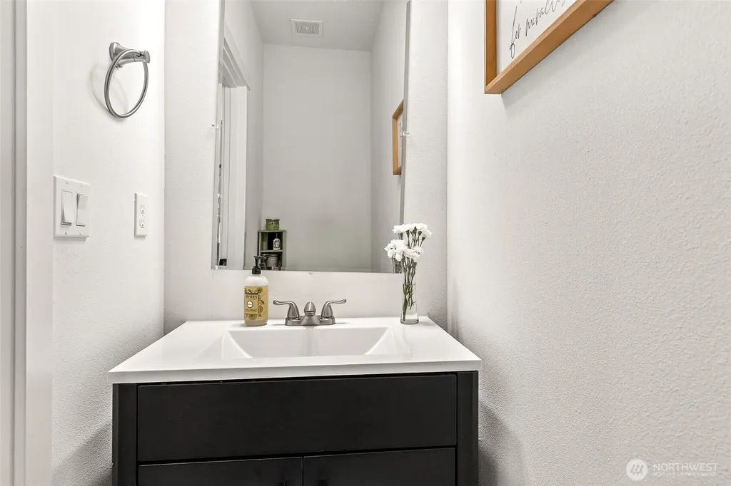21 E Sullivan Street Allyn WA 98524