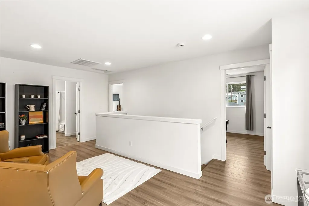 21 E Sullivan Street Allyn WA 98524