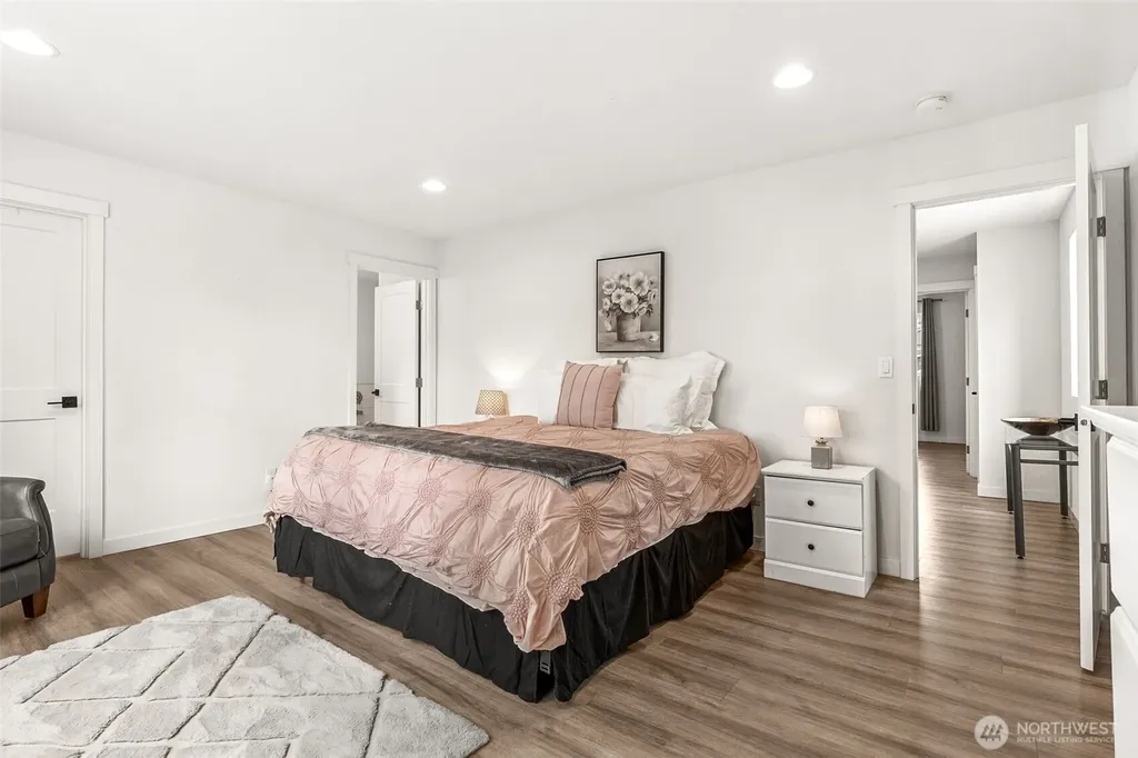 21 E Sullivan Street Allyn WA 98524