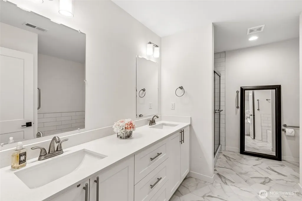 21 E Sullivan Street Allyn WA 98524