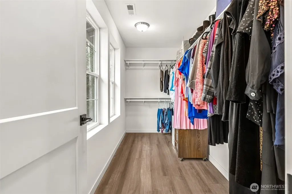 21 E Sullivan Street Allyn WA 98524