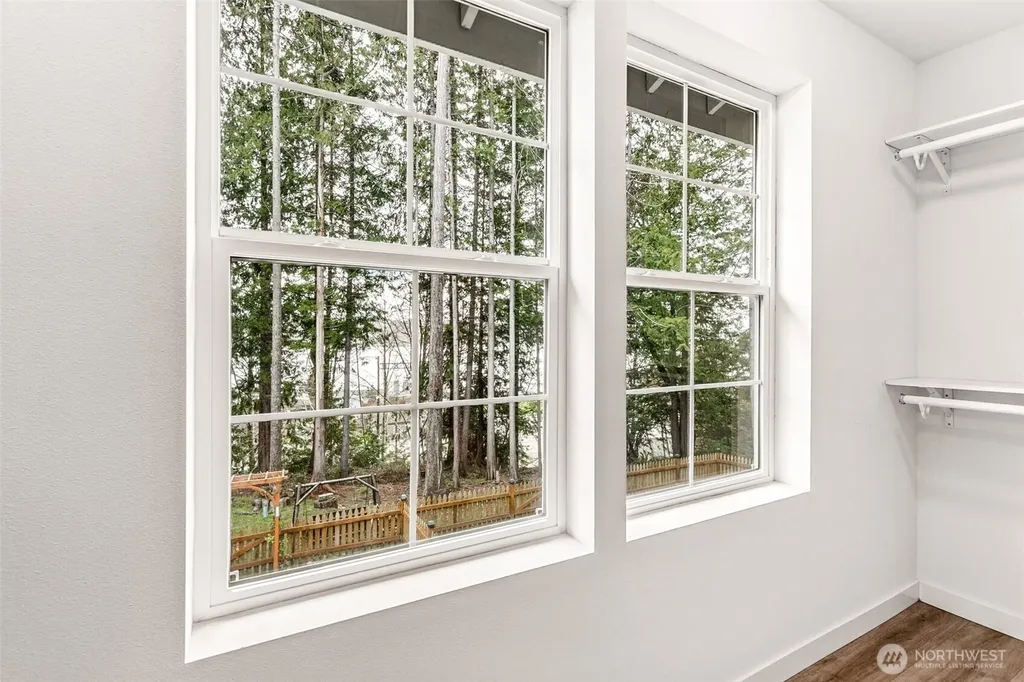 21 E Sullivan Street Allyn WA 98524