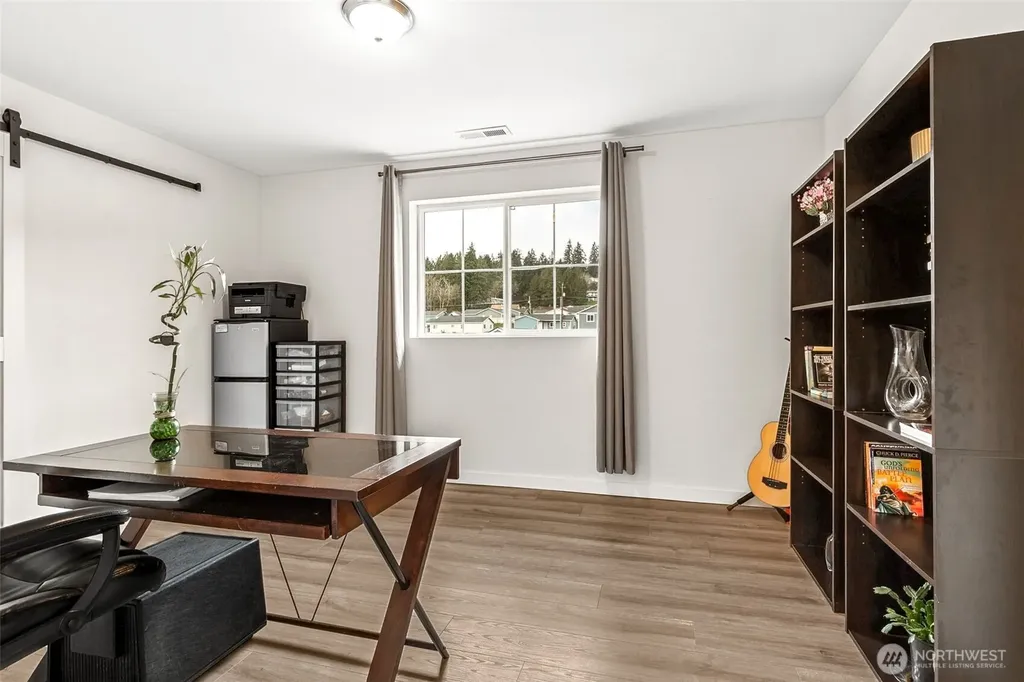 21 E Sullivan Street Allyn WA 98524