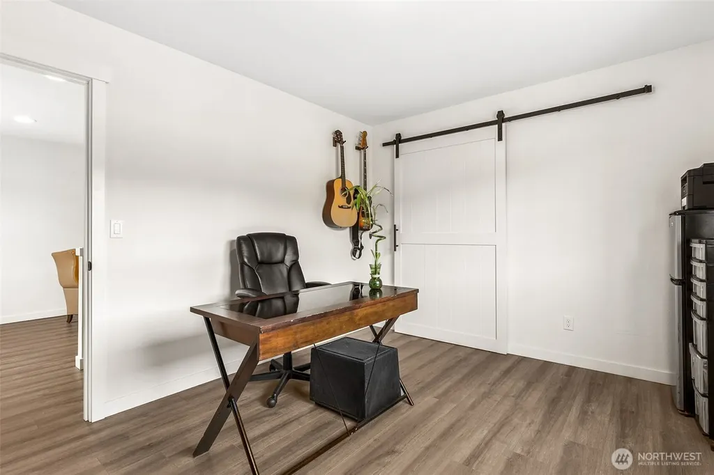 21 E Sullivan Street Allyn WA 98524