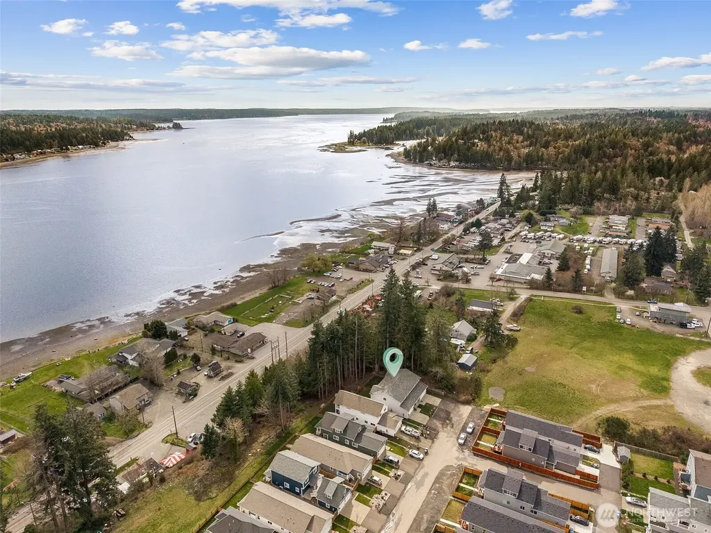 21 E Sullivan Street Allyn WA 98524