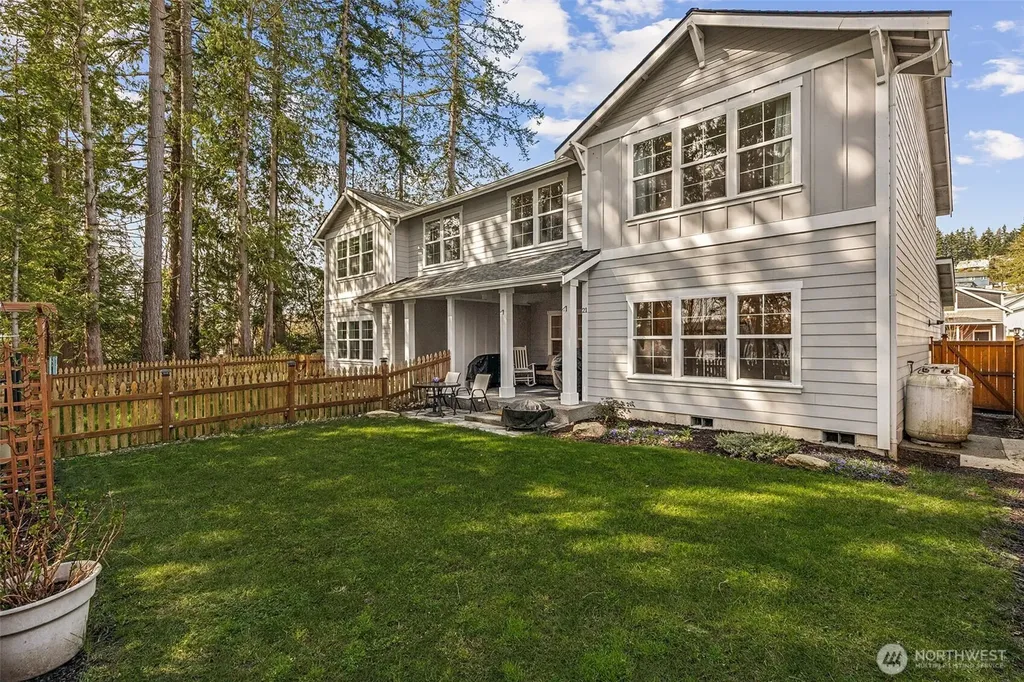 21 E Sullivan Street Allyn WA 98524