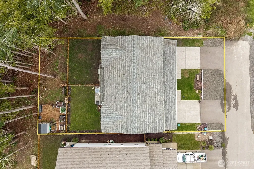 21 E Sullivan Street Allyn WA 98524
