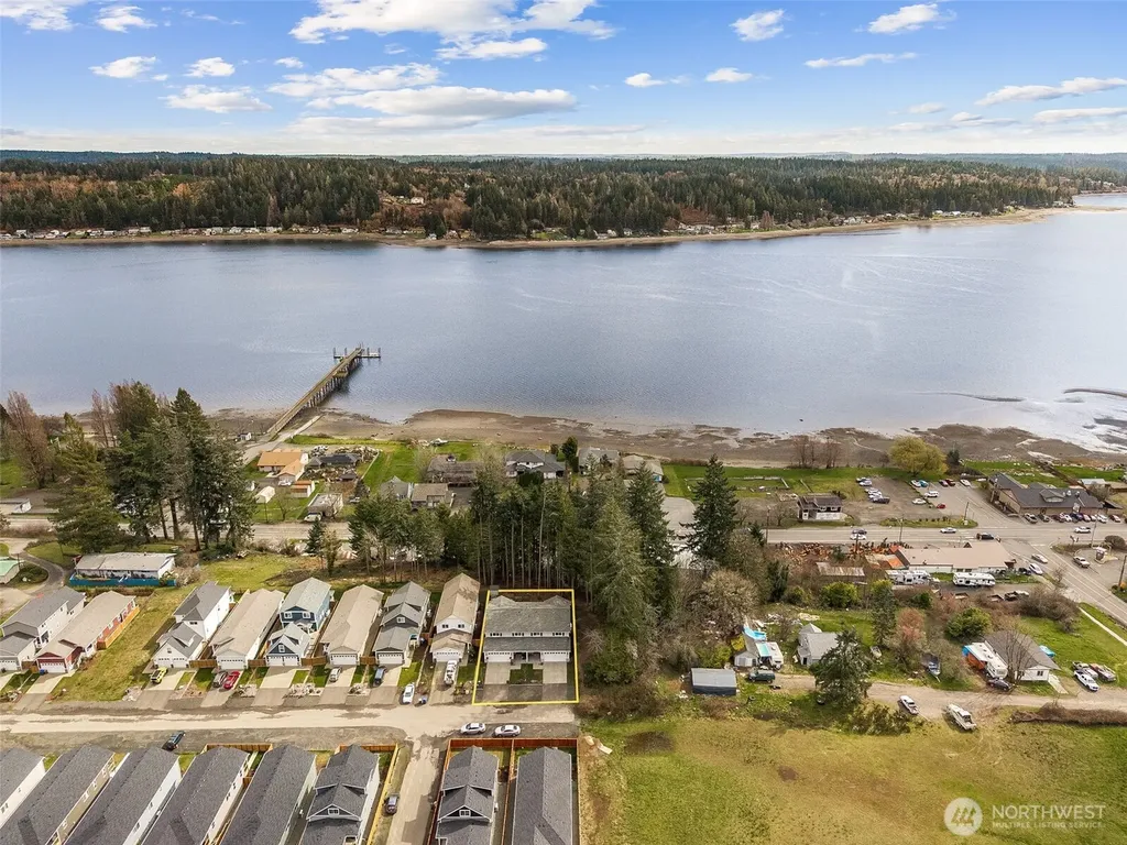 21 E Sullivan Street Allyn WA 98524