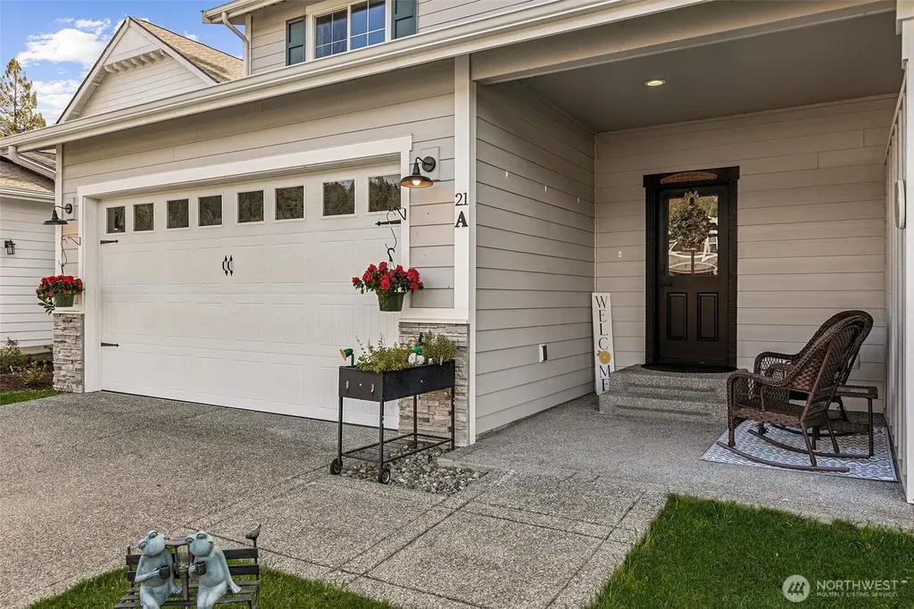 21 E Sullivan Street Allyn WA 98524