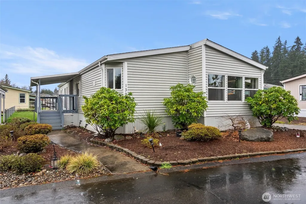 139 NE Saturn Lane Bremerton WA 98311