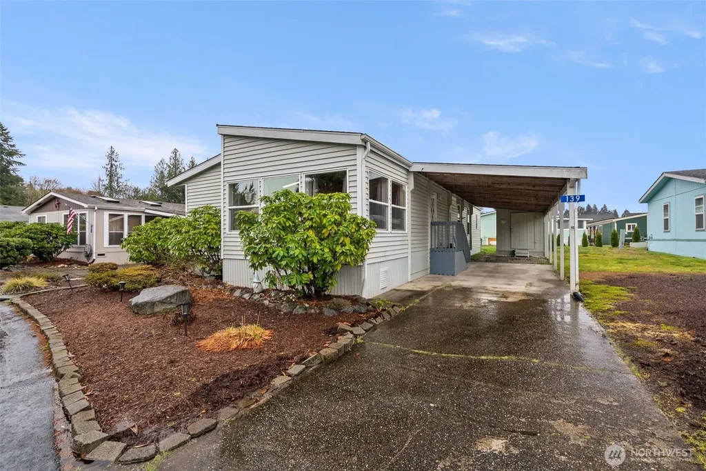139 NE Saturn Lane Bremerton WA 98311