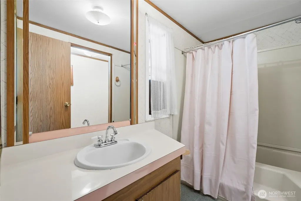 139 NE Saturn Lane Bremerton WA 98311