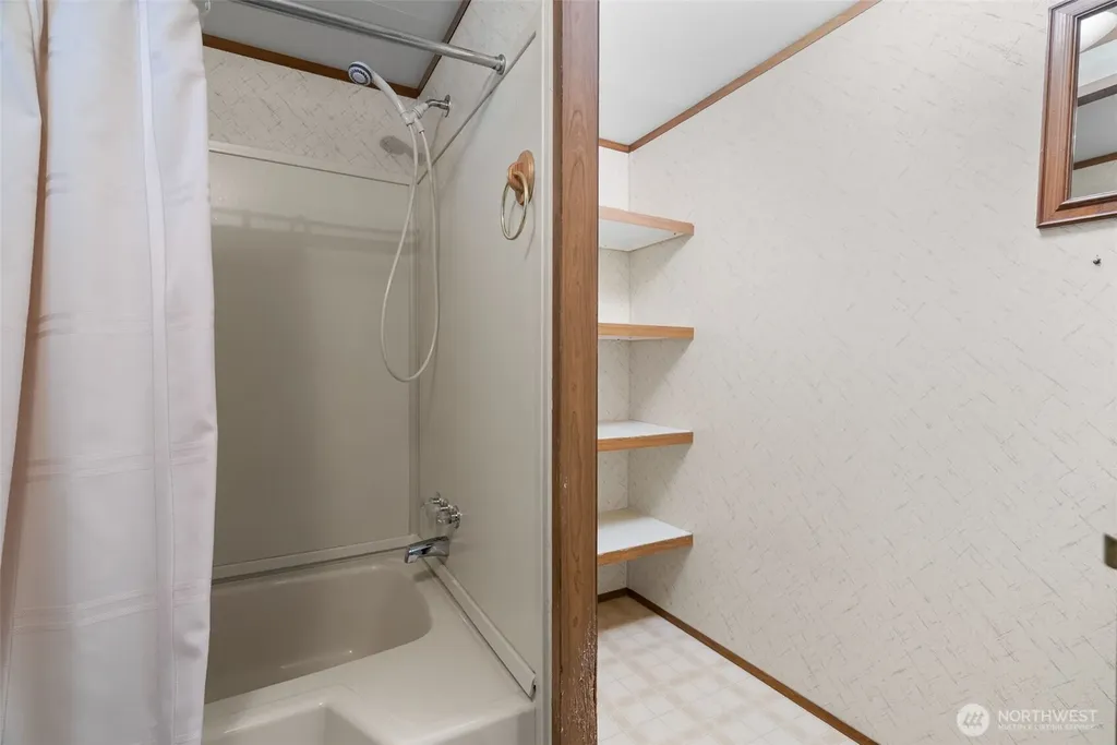 139 NE Saturn Lane Bremerton WA 98311