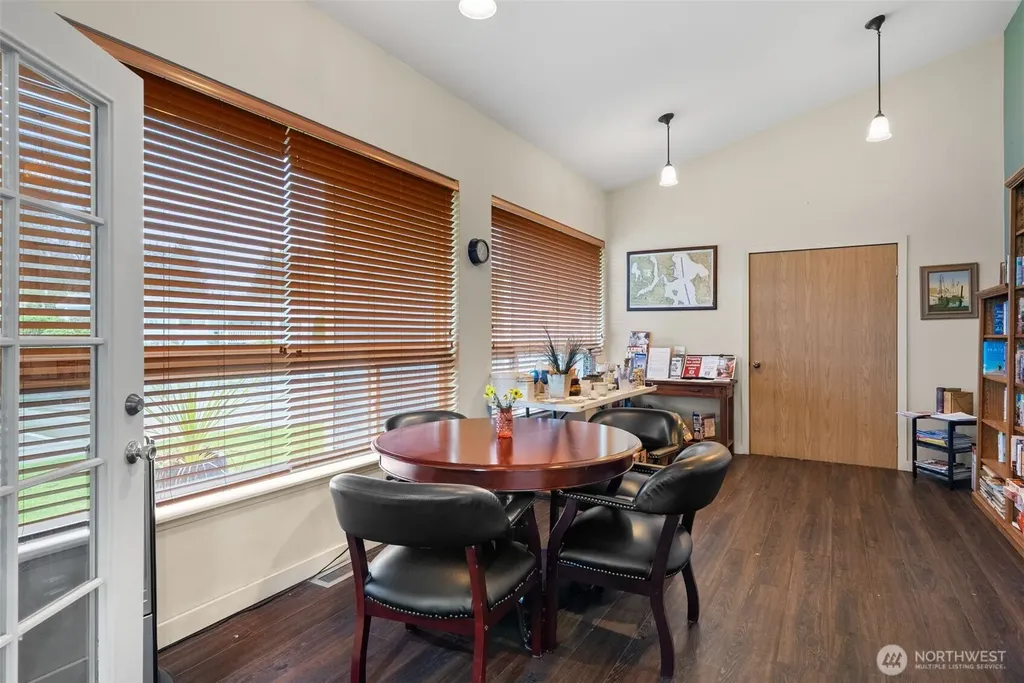 139 NE Saturn Lane Bremerton WA 98311