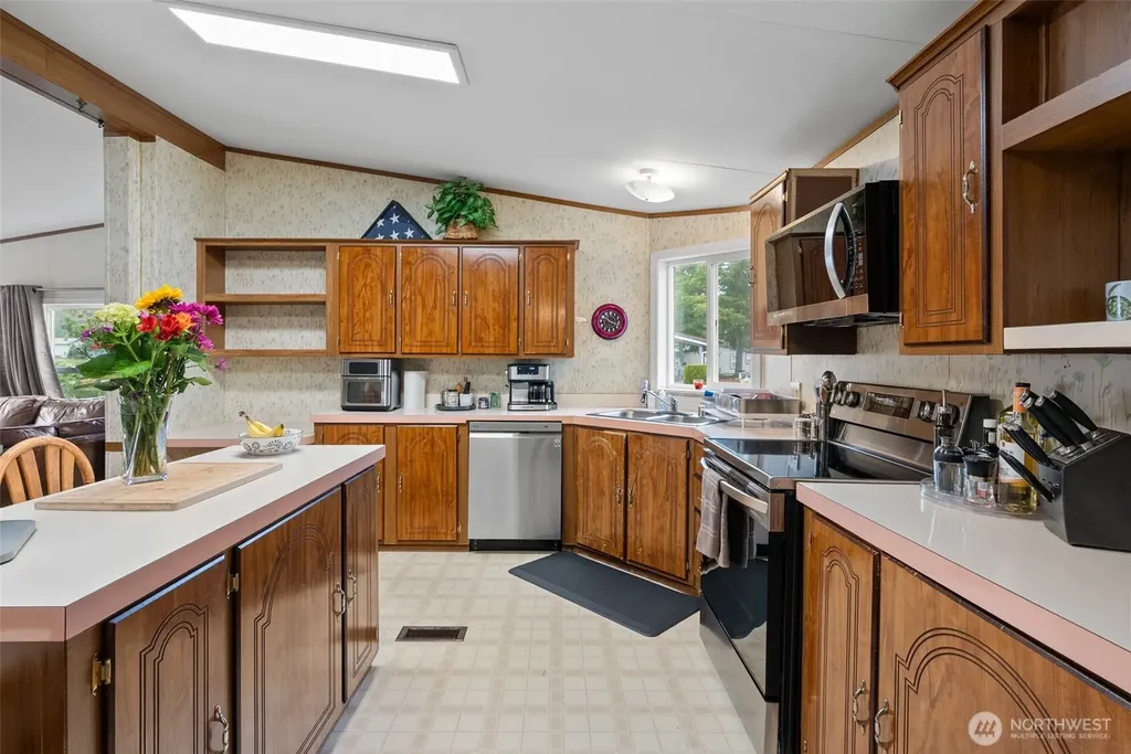 139 NE Saturn Lane Bremerton WA 98311