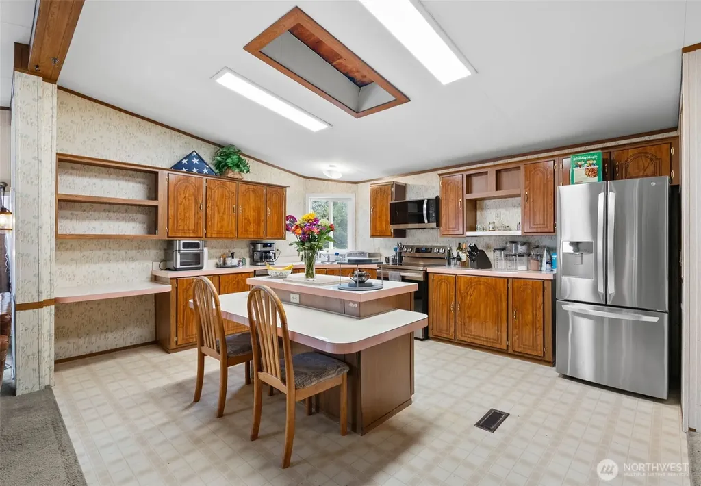 139 NE Saturn Lane Bremerton WA 98311