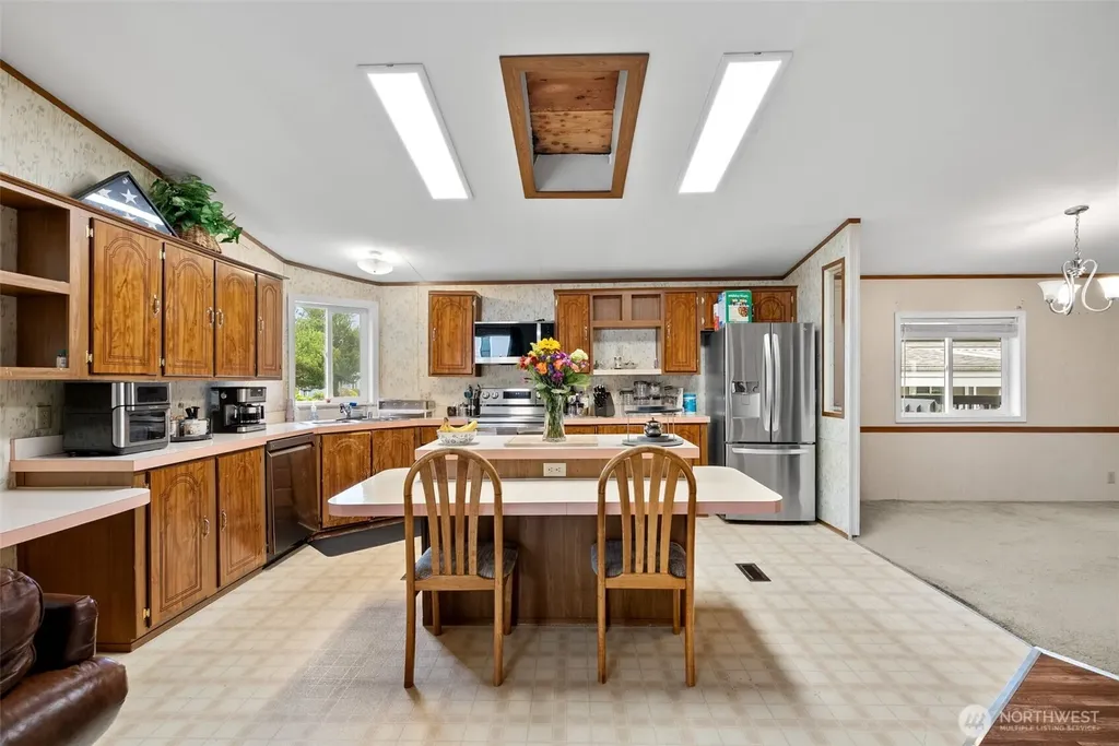 139 NE Saturn Lane Bremerton WA 98311