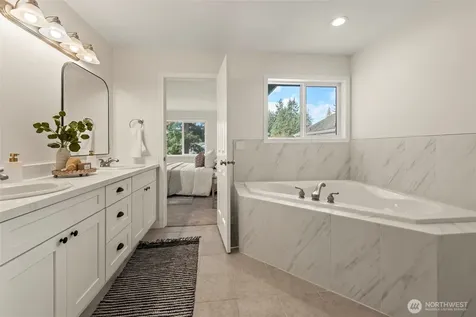 765 Vashon Avenue NE Renton WA 98059