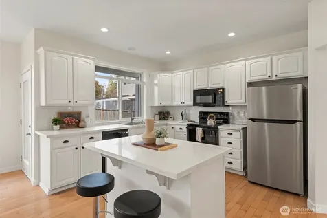 765 Vashon Avenue NE Renton WA 98059