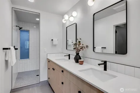 4405 S Holly Street Seattle WA 98118