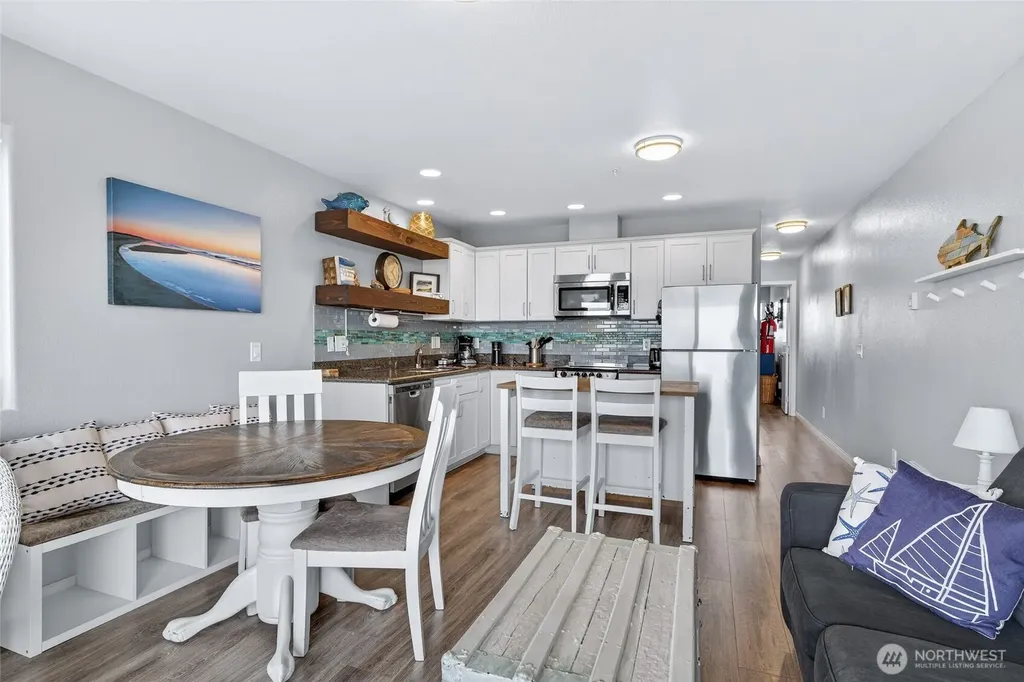205 W Bolstad Avenue Long Beach WA 98631
